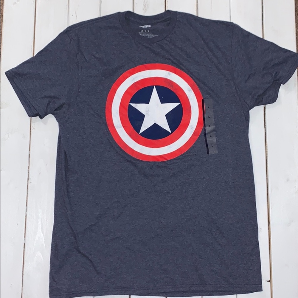 Captain America - Marvel Shirt NWT - L